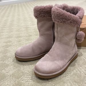 Uggs snow boots